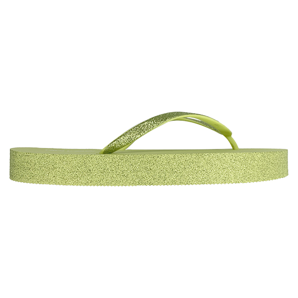 Glitter glitter PE thick soled flip flops are lightweight breathable and can be worn as beach flip flops