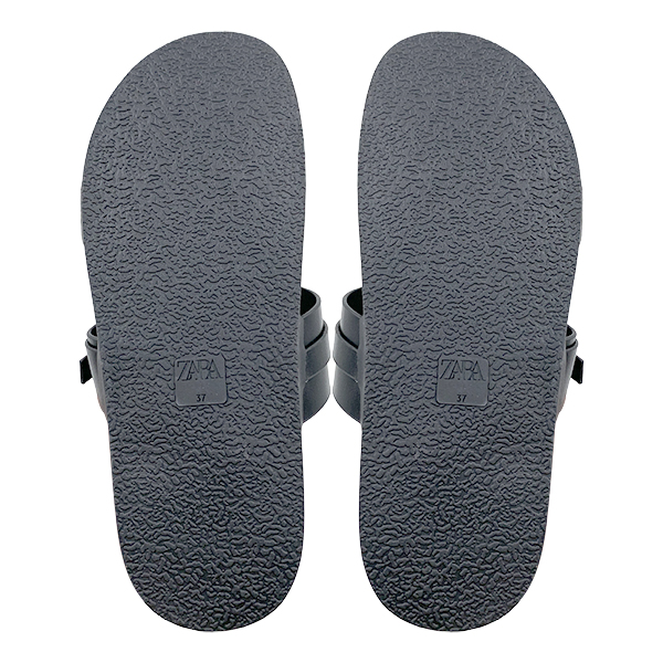 Summer Outwear 2025 New Thick Bottom Belt Buckle Anti slip Outdoor Vacation Black One line Cool Slippers for Women