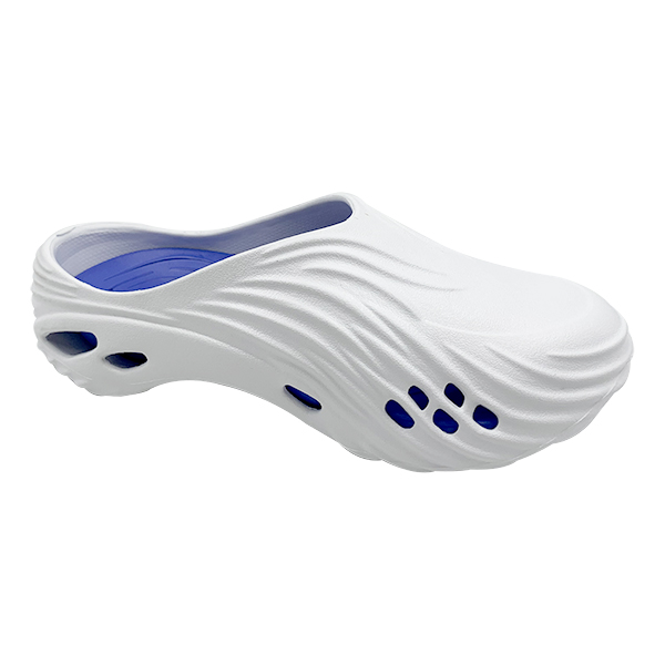 Cave shoes for men in summer slip resistant and wear-resistant with a toe cover thick soled suitable for outdoor sports coconut beach sandals