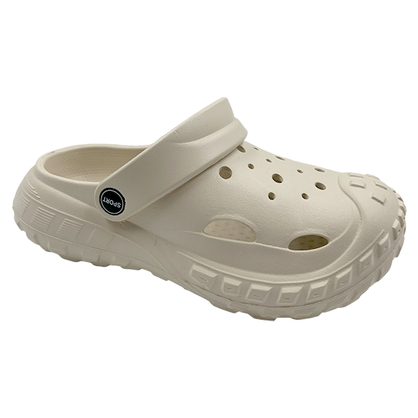 Thick soled perforated shoes for men and women for summer wear 2025 new seaside beach anti slip toe cap height increasing cool slippers