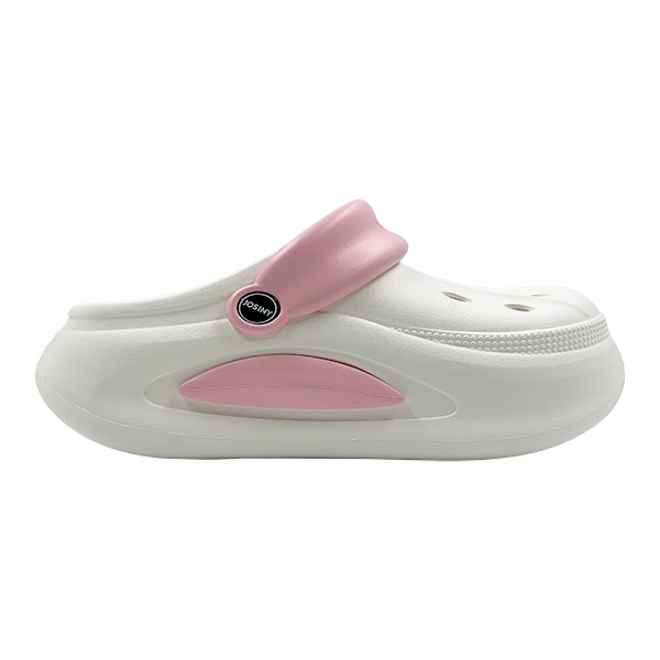 Summer thick soled perforated shoes for women new anti slip and height increasing toe cap sandals for wearing on the beach semi slippers