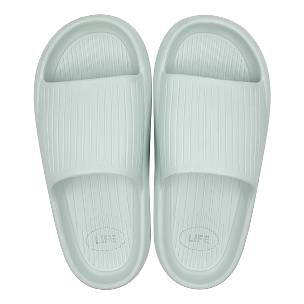 Light blue EVA thick soled sandals for women's summer outdoor wear with a sense of stepping on feces suitable for indoor home use and anti slip
