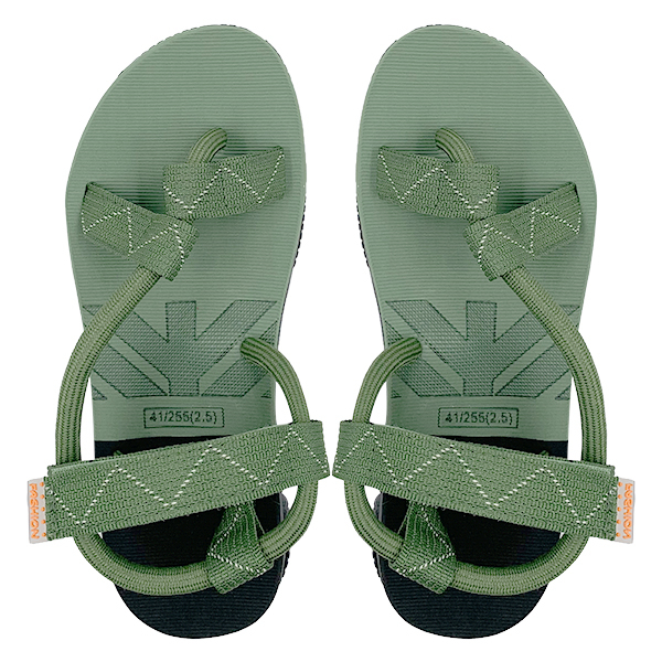 Thick soled flip flops sandals for men wearing two pairs of slippers slip resistant and fashionable new Vietnamese beach shoes for outerwear