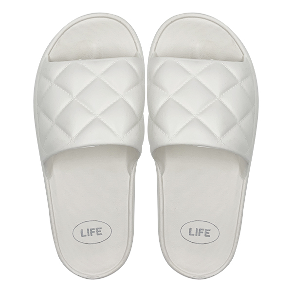 New style of fashionable white slippers for girls with a sense of stepping on poop suitable for summer outdoor wear and home anti slip straight drag