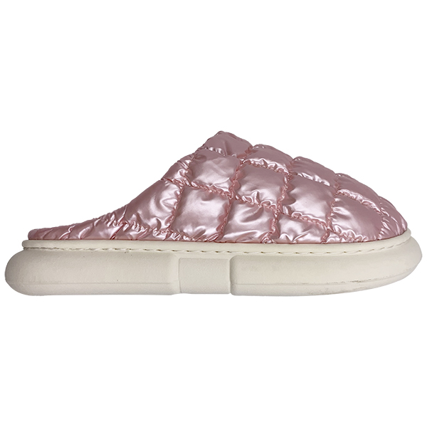 Cotton slippers with a poop like feel for both men and women suitable for indoor use in winter They are non slip warm and plush with thick soles