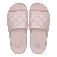 New style of fashionable pink slippers for girls with a sense of stepping on poop suitable for summer outdoor wear and home odor prevention