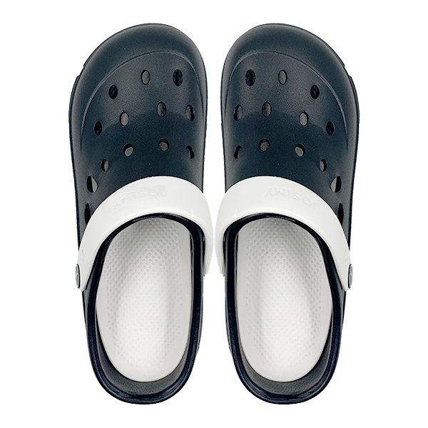 Thick soled perforated shoes for men and women new summer outerwear anti slip anti odor height increasing beach sandals toe caps slippers