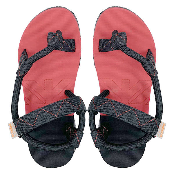 Thick soled flip flops sandals for men wearing two pairs of slippers slip resistant and fashionable new Vietnamese beach shoes for outerwear