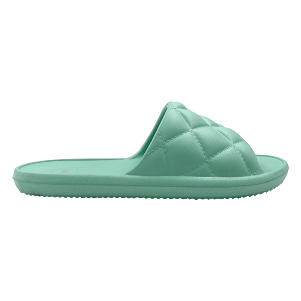 New light green stylish slippers with a sense of stepping on poop for women suitable for summer outdoor wear and home odor prevention