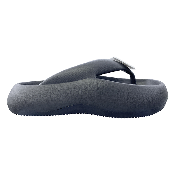 Smiling face thick soled flip flops sandals are lightweight and breathable daily shoes that can be worn on the beach