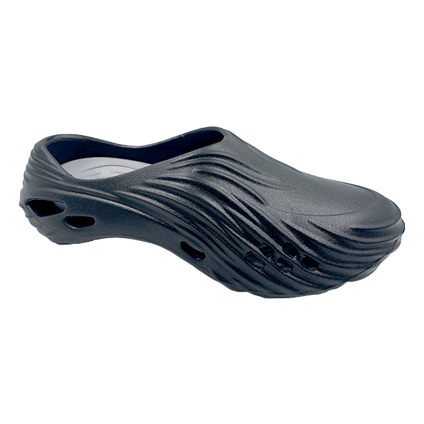 Cave shoes for men in summer slip resistant and wear-resistant with a toe cover thick soled suitable for outdoor sports coconut beach sandals