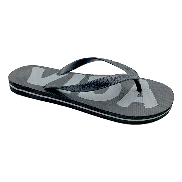 New men's flip flops with soft sole casual clip on slippers anti slip fashionable beach design