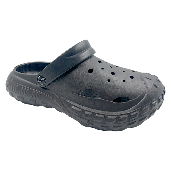 Thick soled perforated shoes for men and women for summer wear 2025 new seaside beach anti slip toe cap height increasing cool slippers