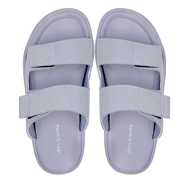 Purple women's thick soled two character sandals are casual and versatile shoes for daily wear. They are lightweight breathable and can be worn as beach sandals