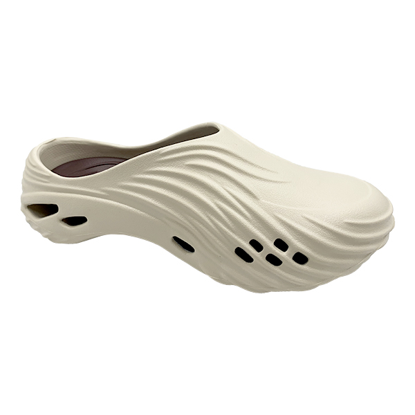 Cave shoes for men in summer slip resistant and wear-resistant with a toe cover thick soled suitable for outdoor sports coconut beach sandals