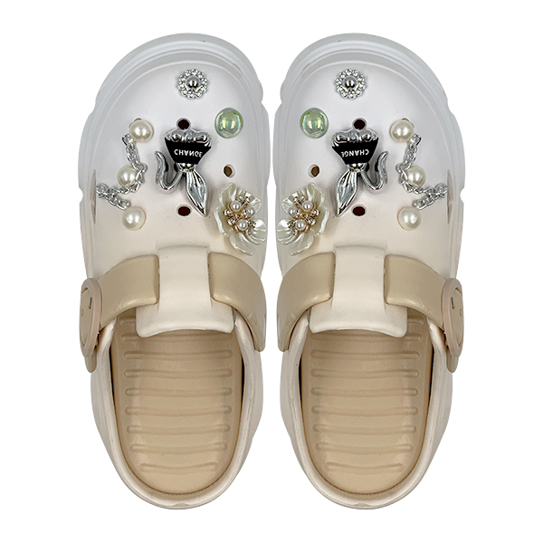 Gradient colored perforated shoes for women new summer outerwear with a sense of stepping on poop thick sole toe cover and half slippers