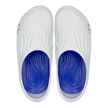 Cave shoes for men in summer slip resistant and wear-resistant with a toe cover thick soled suitable for outdoor sports coconut beach sandals
