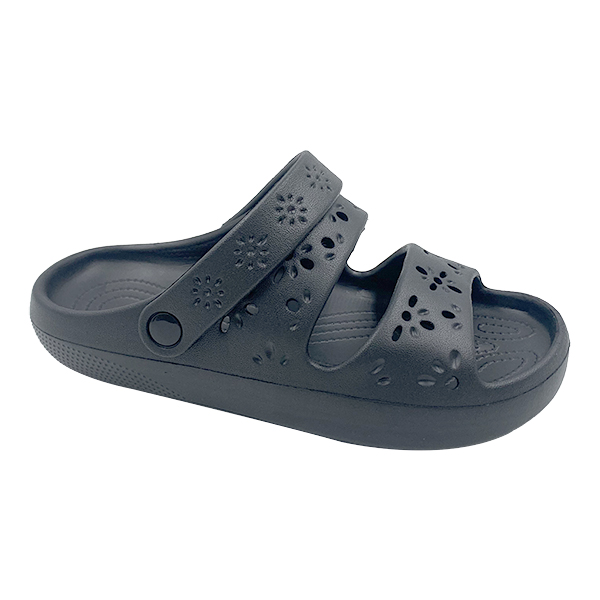 Hollow out sandals for women's summer new outdoor thick sole with a sense of stepping on feces non slip and versatile for wearing on the beach