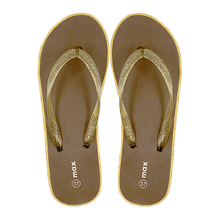 Fashionable flip flops with thick sole and comfortable clip on sandals beach slippers