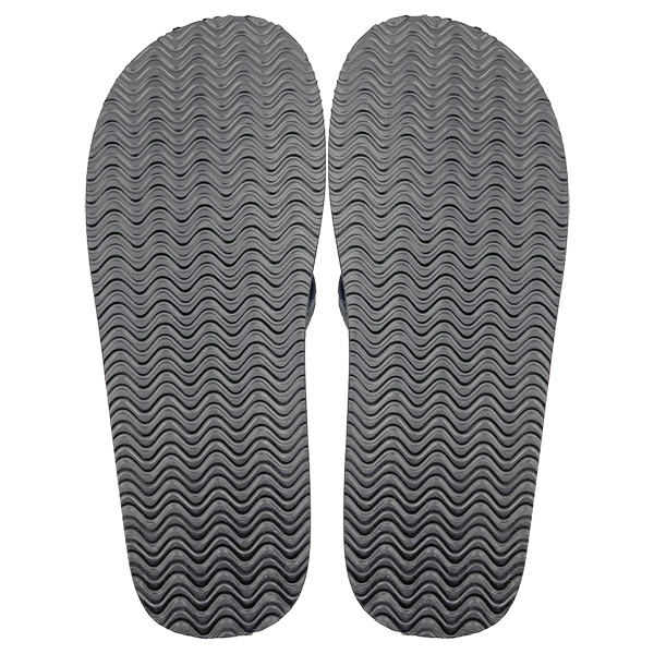 New men's flip flops with a sense of stepping on poop wearing trendy brand sandals and beach shoes for outdoor wear