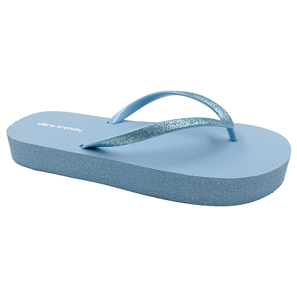PE thick soled flip flops sandals for women's daily wear are lightweight breathable and can be worn as beach flip flops