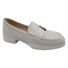 Thick soled loafers for women in the spring of 2025 new British style black small leather shoes one foot single shoe